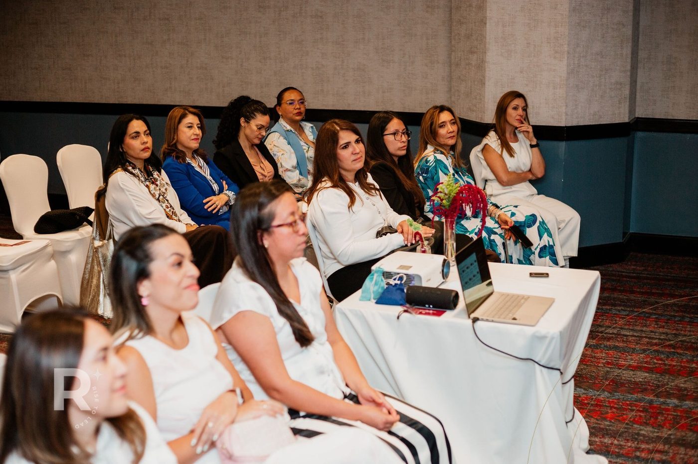 Lanzamiento Rise to Lead